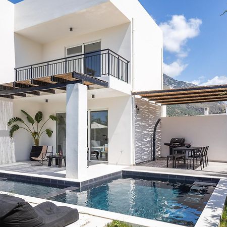 Modern Villa Casa Filo Verde With Private Pool & Bbq,200M From The Beach Плакиас Екстериор снимка