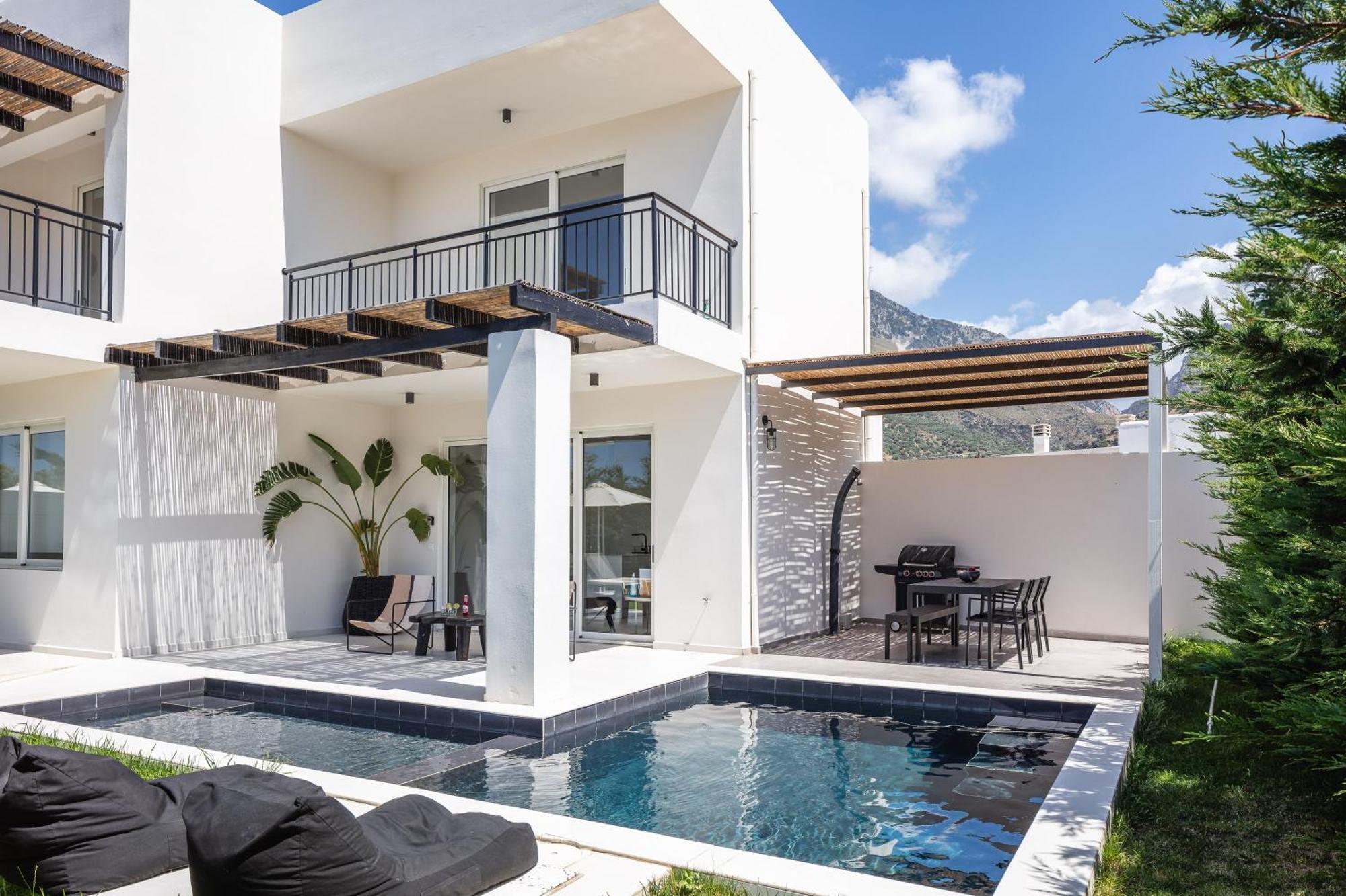 Modern Villa Casa Filo Verde With Private Pool & Bbq,200M From The Beach Плакиас Екстериор снимка